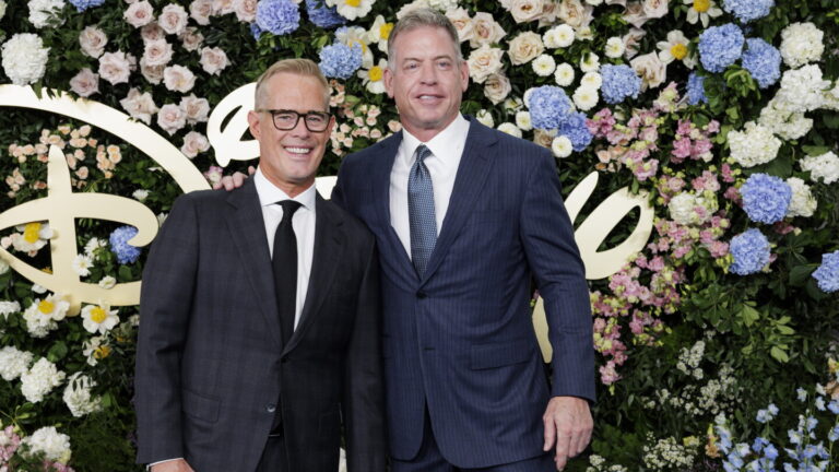 Joe Buck and Troy Aikman Booth Fractures Over Decoupled NFL Contracts